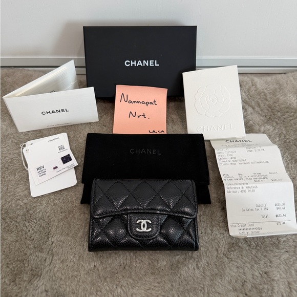 CHANEL Handbags - Chanel Classic Card Holder